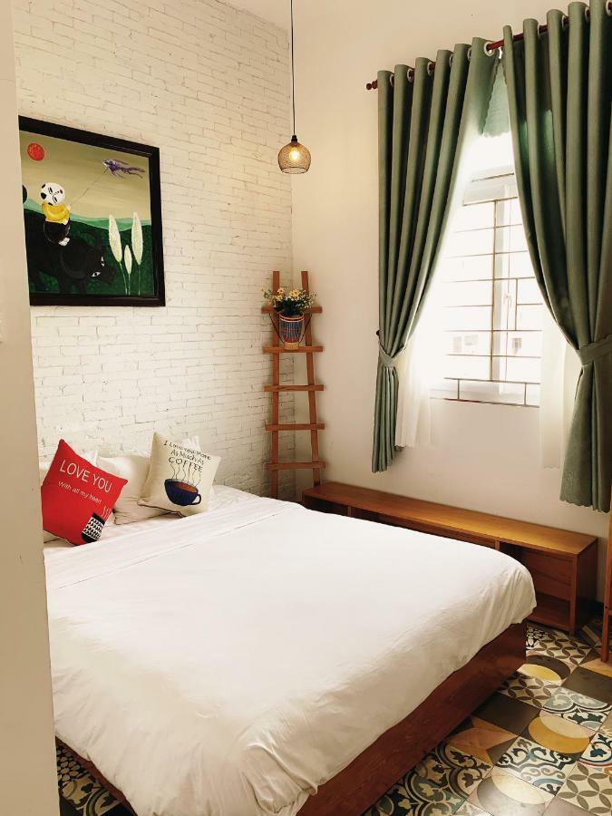 Gallery Homestay Куинён Экстерьер фото